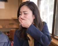 매운 음식 먹으면 줄줄 흐르는 콧물… ‘치료 가능한 질병’이라고?