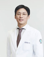 [의학칼럼] "손떨림은 잡고 시야는 넓히고"… 고위험 담낭 수술의 진화