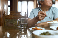 입맛 없다는 부모님 어쩌나… ‘영양실조 막는’ 네 가지 규칙